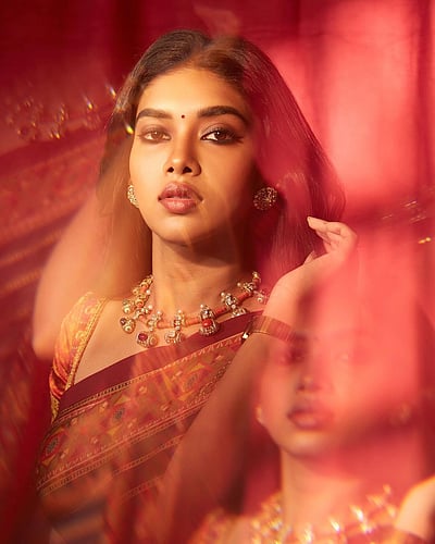 ராயனுக்கு தயாரா? கேட்பது துஷாரா விஜயன்...! 